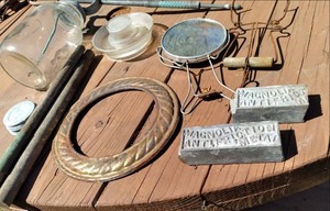 lot 89 image: Antique Lot (Includes Magnolia Anti...