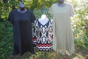 lot 1 image: 3 size XS...