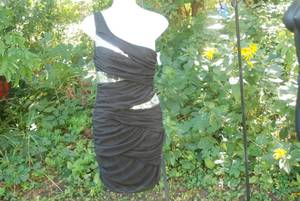 lot 18 image: 1 strap Formal size 6...