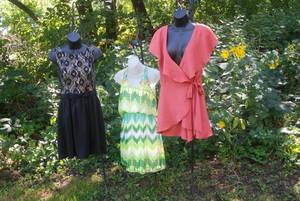 lot 20 image: 3 size Large...