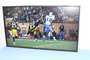 lot 20 image: NEC P551 55 Professional Grade Full HD 1080p Large Screen Display  Monitor w External Speakers