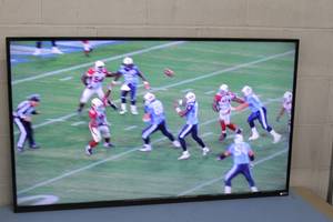 lot 64 image: Vizio D50u-D1 50 4K Ultra HD Smart LED Television  TV  Display with Remote Control