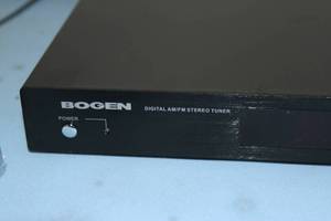 lot 110 image: Bogen DST1 Digital Stereo Audio Tuner with Remote Control
