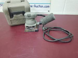 lot 12 image: PORTER-CABLE 340K 2 Amp 14 Sheet Palm Grip Sander