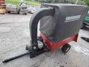 lot 32 image: Swisher 37-Cubic-Foot 5.5 HP Lawn Vacuum LV5537