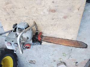 lot 34 image: Vintage DAVID BRADLEY Chainsaw MODEL 917-60003 GEAR DRIVE 24 Bar