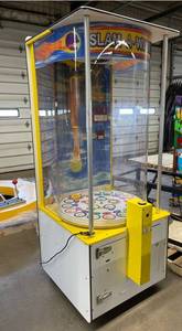lot 49 image: Slam A Winner arcade game, 33x34x84