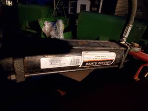 lot 4A image: 3pt Large Meteor Snow Blower