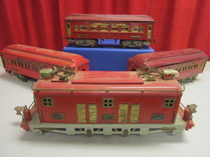 VINTAGE AMERICAN FLYER HAMILTONIAN PULLMAN TIN STANDARD TRAIN ENGINE, CARS
