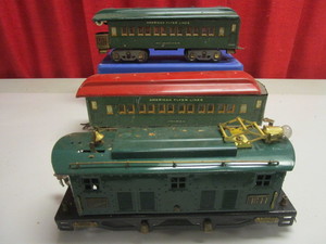 VINTAGE AMERICAN FLYER TIN STANDARD TRAIN ENGINE, CARS
