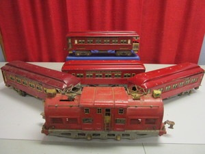 VINTAGE AMERICAN FLYER HAMILTONIAN TIN STANDARD TRAIN ENGINE, CARS