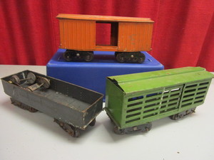 VINTAGE AMERICAN FLYER TIN STANDARD TRAIN CARS