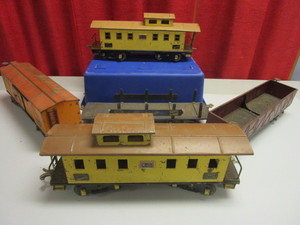 VINTAGE AMERICAN FLYER TIN STANDARD TRAIN CARS