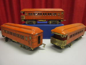 VINTAGE AMERICAN FLYERS YORKTOWN TIN STANDARD TRAIN CARS