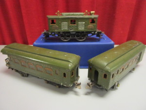 VINTAGE THE IVES RAILWAY LINES TIN STANDARD #323R ENGINE, CARS
