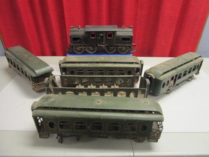 VINTAGE LIONEL TIN STANDARD TRAIN ENGINE CARS