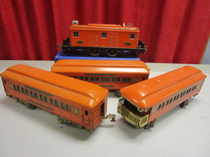VINTAGE AMERICAN FLYER YORKTOWN TIN STANDARD TRAIN #4000 ENGINE, CARS