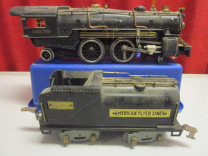 AMERICAN FLYER TINPLATE STANDARD CAST IRON STEAM LOCOMOTIVE AND TENDER