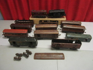 VINTAGE AMERICAN FLYER TIN O TRAIN CARS, #3020 ENGINES, COLUMBIA
