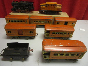VINTAGE AMERICAN FLYER TIN O TRAIN CARS, #3195 LOCOMOTIVE, #1218 MOTOR, MORE