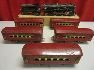 VINTAGE AMERICAN FLYER TIN O TRAIN CARS, ENGINE W TENDER, PASSENGER CARS