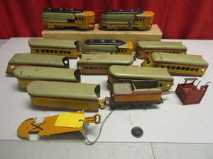 VINTAGE AMERICAN FLYER TIN O HIAWATHA TRAIN CARS