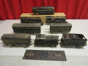 VINTAGE AMERICAN FLYER O ENGINES, TIN CARS