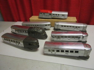 VINTAGE LIONEL O FLYING YANKEE TRAIN CARS