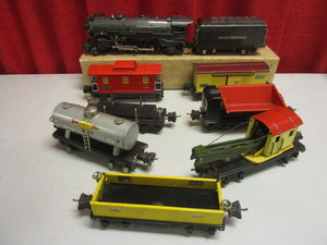 VINTAGE LIONEL O TIN TRAIN CARS, #225E ENGINE, TENDER