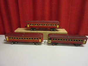 VINTAGE LIONEL TIN O TRAIN CARS, #1685, #1687