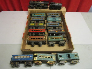 VINTAGE AMERICAN FLYER O TIN TRAIN CARS, ENGINE, TENDER