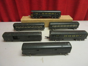VINTAGE AMERICAN FLYER TIN O PULLMAN CARS
