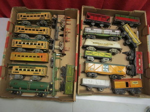 VINTAGE AMERICAN FLYER TIN O TRAIN CARS