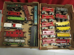 VINTAGE AMERICAN FLYER TIN O TRAIN CARS