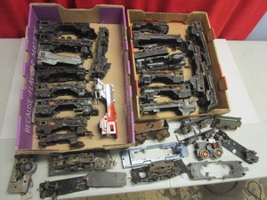 VINTAGE AMERICAN FLYER O LOCOMOTIVE SHELLS, PARTS