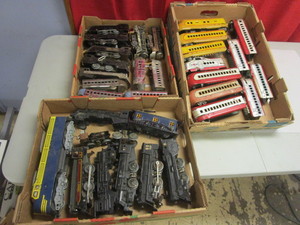 VINTAGE TIN O TRAIN CARS, ENGINES