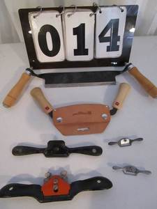 lot 14 image: Assorted Blade Shavers