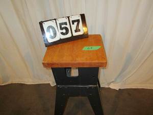 lot 57 image: Heavy Duty Work Stand