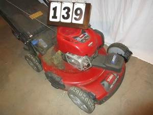 lot 139 image: Toro 22 Lawn Mower