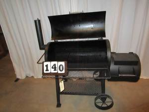 lot 140 image: Oklahoma Joes Smoker Grill