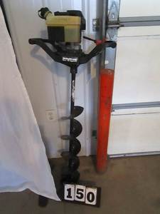 lot 150 image: Strike Master Ice Auger