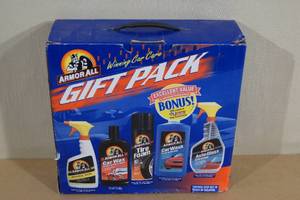 lot 90 image: Armor All Car Care Kit