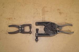 lot 56 image: 2 Knu-Vise Metal Clamps
