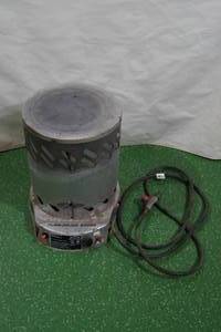 lot 18 image: 75,000-200,000 BTU Propane Top Hat Heater