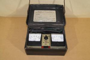 lot 36 image: Antique Robinair Volt Wattmeter Electronic Testing Meter