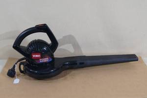lot 15 image: Toro Power Sweep Electric Leaf Blower