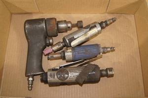 lot 31 image: Air Die Grinders