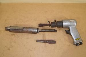 lot 32 image: Air Hammer and Chipper