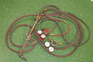 lot 2 image: Vintage Smiths Oxy-Acetylene Torch and Regulators with Hose