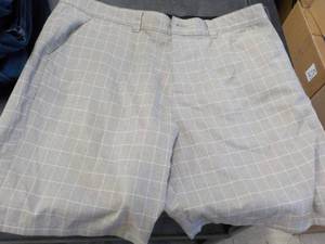 Hang Ten Size 40 Shorts needs a bu...